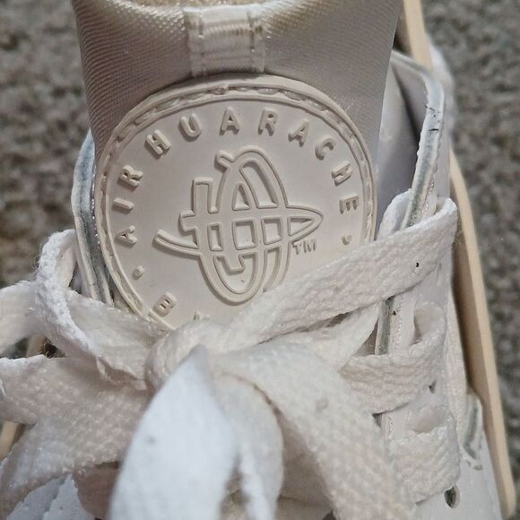 Nike Air Huarache All white Mens Sz 8 EUC - Picture 7 of 7